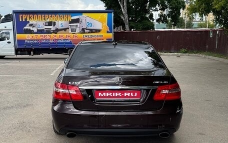 Mercedes-Benz E-Класс, 2011 год, 750 000 рублей, 4 фотография