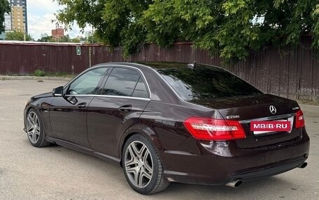 Mercedes-Benz E-Класс, 2011 год, 750 000 рублей, 6 фотография
