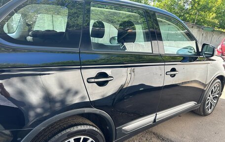 Mitsubishi Outlander III рестайлинг 3, 2019 год, 1 890 000 рублей, 7 фотография