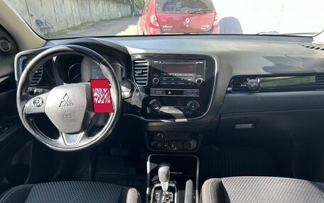 Mitsubishi Outlander III рестайлинг 3, 2019 год, 1 890 000 рублей, 6 фотография