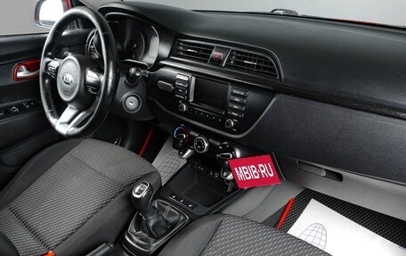 KIA Rio IV, 2018 год, 899 000 рублей, 11 фотография