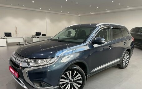 Mitsubishi Outlander III рестайлинг 3, 2019 год, 2 200 000 рублей, 1 фотография
