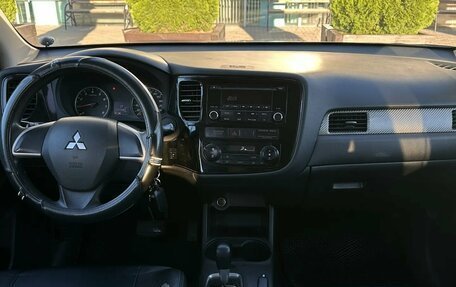 Mitsubishi Outlander III рестайлинг 3, 2013 год, 1 295 000 рублей, 7 фотография