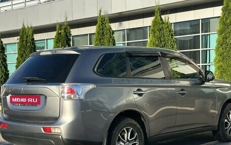 Mitsubishi Outlander III рестайлинг 3, 2013 год, 1 295 000 рублей, 6 фотография