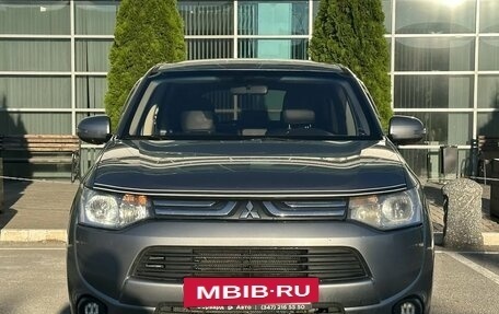 Mitsubishi Outlander III рестайлинг 3, 2013 год, 1 295 000 рублей, 2 фотография