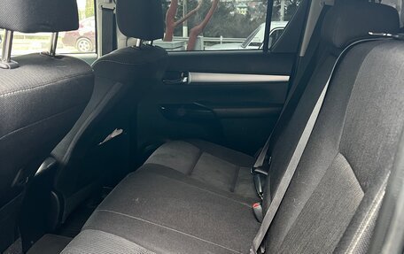 Toyota Hilux VIII, 2015 год, 2 800 000 рублей, 6 фотография