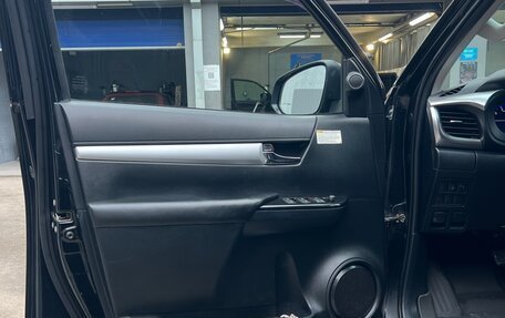 Toyota Hilux VIII, 2015 год, 2 800 000 рублей, 7 фотография