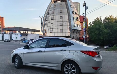 Hyundai Solaris II рестайлинг, 2016 год, 1 100 000 рублей, 3 фотография
