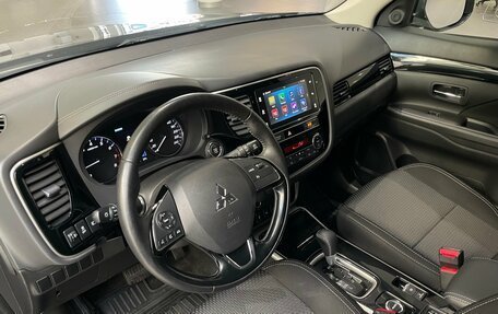 Mitsubishi Outlander III рестайлинг 3, 2019 год, 2 200 000 рублей, 7 фотография