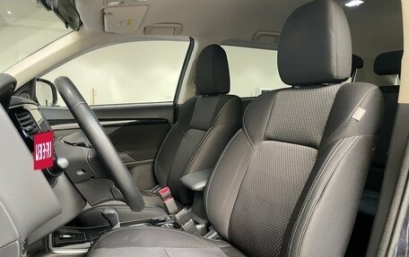 Mitsubishi Outlander III рестайлинг 3, 2019 год, 2 200 000 рублей, 8 фотография