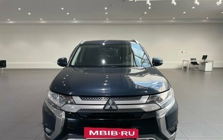 Mitsubishi Outlander III рестайлинг 3, 2019 год, 2 200 000 рублей, 2 фотография