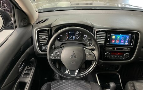 Mitsubishi Outlander III рестайлинг 3, 2019 год, 2 200 000 рублей, 14 фотография