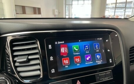Mitsubishi Outlander III рестайлинг 3, 2019 год, 2 200 000 рублей, 20 фотография