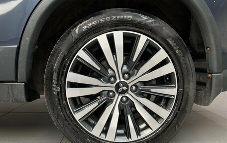 Mitsubishi Outlander III рестайлинг 3, 2019 год, 2 200 000 рублей, 26 фотография