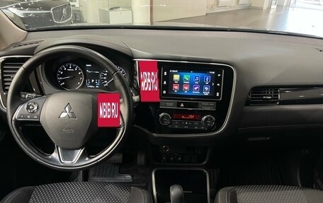Mitsubishi Outlander III рестайлинг 3, 2019 год, 2 200 000 рублей, 13 фотография
