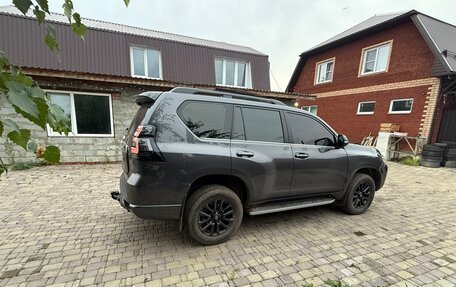 Toyota Land Cruiser Prado 150 рестайлинг 2, 2019 год, 4 380 000 рублей, 5 фотография
