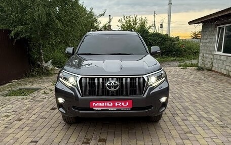 Toyota Land Cruiser Prado 150 рестайлинг 2, 2019 год, 4 380 000 рублей, 2 фотография