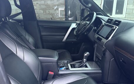 Toyota Land Cruiser Prado 150 рестайлинг 2, 2019 год, 4 380 000 рублей, 15 фотография
