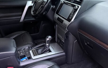 Toyota Land Cruiser Prado 150 рестайлинг 2, 2019 год, 4 380 000 рублей, 17 фотография