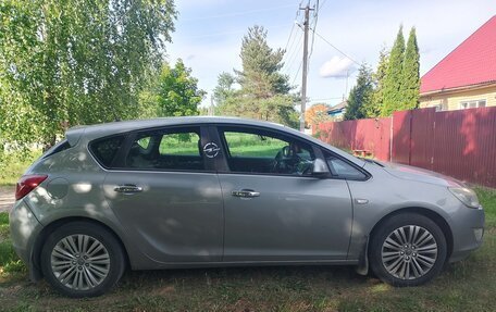 Opel Astra J, 2011 год, 600 000 рублей, 3 фотография