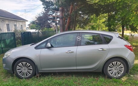 Opel Astra J, 2011 год, 600 000 рублей, 4 фотография