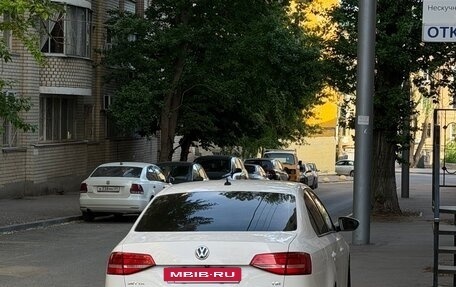 Volkswagen Jetta VI, 2015 год, 907 000 рублей, 4 фотография