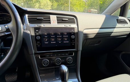 Volkswagen Golf VII, 2018 год, 2 100 000 рублей, 11 фотография