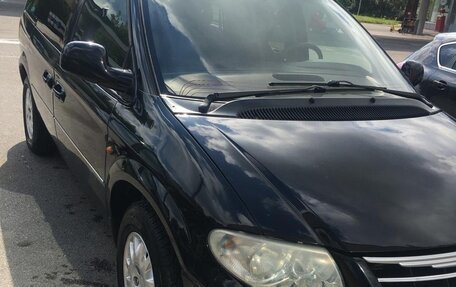Chrysler Voyager IV, 2004 год, 610 000 рублей, 3 фотография