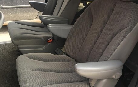 Chrysler Voyager IV, 2004 год, 610 000 рублей, 12 фотография