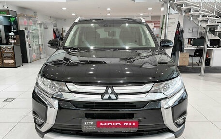 Mitsubishi Outlander III рестайлинг 3, 2018 год, 1 899 000 рублей, 6 фотография