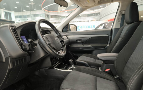 Mitsubishi Outlander III рестайлинг 3, 2018 год, 1 899 000 рублей, 20 фотография