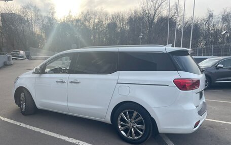 KIA Carnival III, 2018 год, 2 850 000 рублей, 4 фотография