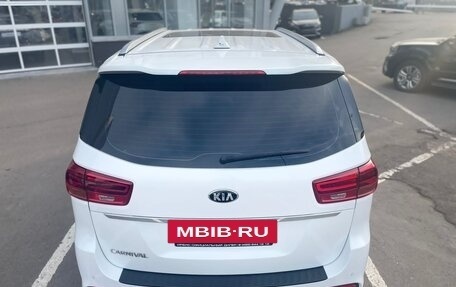 KIA Carnival III, 2018 год, 2 850 000 рублей, 5 фотография
