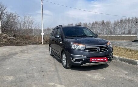 SsangYong Korando Turismo, 2016 год, 2 280 000 рублей, 2 фотография