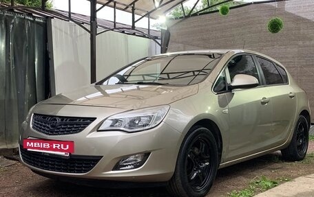 Opel Astra J, 2011 год, 480 000 рублей, 2 фотография
