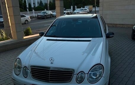 Mercedes-Benz E-Класс, 2004 год, 1 380 000 рублей, 2 фотография