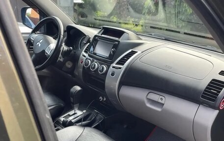 Mitsubishi Pajero Sport II рестайлинг, 2014 год, 1 900 000 рублей, 10 фотография
