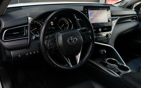 Toyota Camry, 2021 год, 3 499 000 рублей, 15 фотография