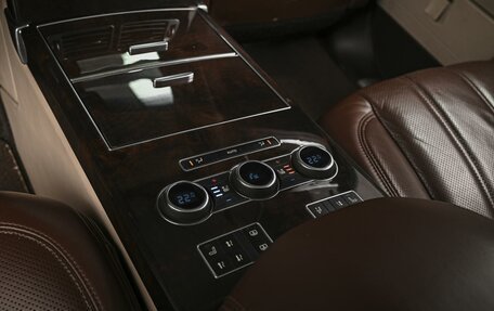 Land Rover Range Rover IV рестайлинг, 2015 год, 4 680 000 рублей, 26 фотография