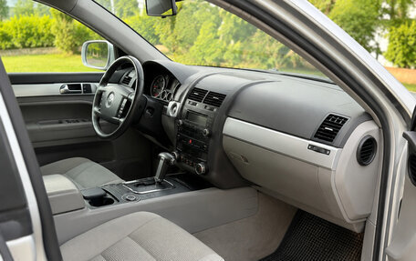 Volkswagen Touareg III, 2005 год, 680 000 рублей, 3 фотография