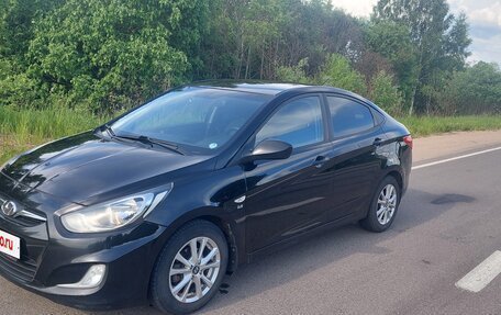 Hyundai Solaris II рестайлинг, 2013 год, 850 000 рублей, 2 фотография
