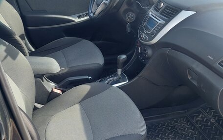 Hyundai Solaris II рестайлинг, 2013 год, 850 000 рублей, 13 фотография