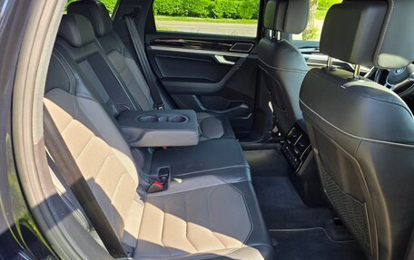 Volkswagen Touareg III, 2018 год, 4 900 000 рублей, 4 фотография