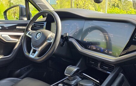 Volkswagen Touareg III, 2018 год, 4 900 000 рублей, 8 фотография