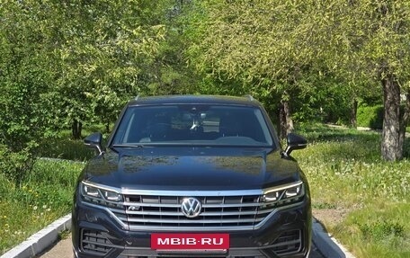 Volkswagen Touareg III, 2018 год, 4 900 000 рублей, 2 фотография