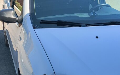 Renault Logan II, 2018 год, 950 000 рублей, 7 фотография