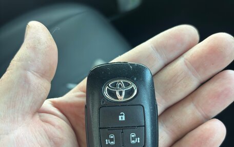 Toyota Roomy I, 2020 год, 970 000 рублей, 31 фотография