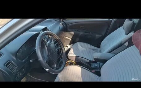 Mitsubishi Carisma I, 2000 год, 350 000 рублей, 4 фотография