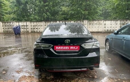 Toyota Camry, 2021 год, 3 090 000 рублей, 3 фотография