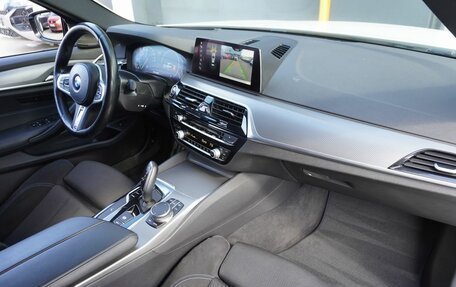 BMW 5 серия, 2019 год, 3 350 000 рублей, 11 фотография
